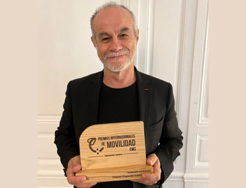 Prof Carlos Moreno reçoit le Premio Internacionale de Movilidad