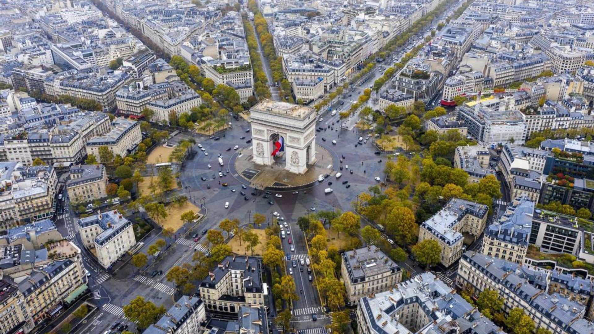 Viajar – Carlos Moreno, investigador de urbanismo y arquitectura, es el autor del concepto que mejor define las ciudades modernas: según Norman Foster, premio Pritzker, “llevan con nosotros cientos de años” – May 2026